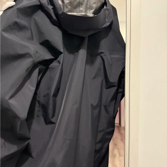 arc’teryx black shell - Picture 3 of 3